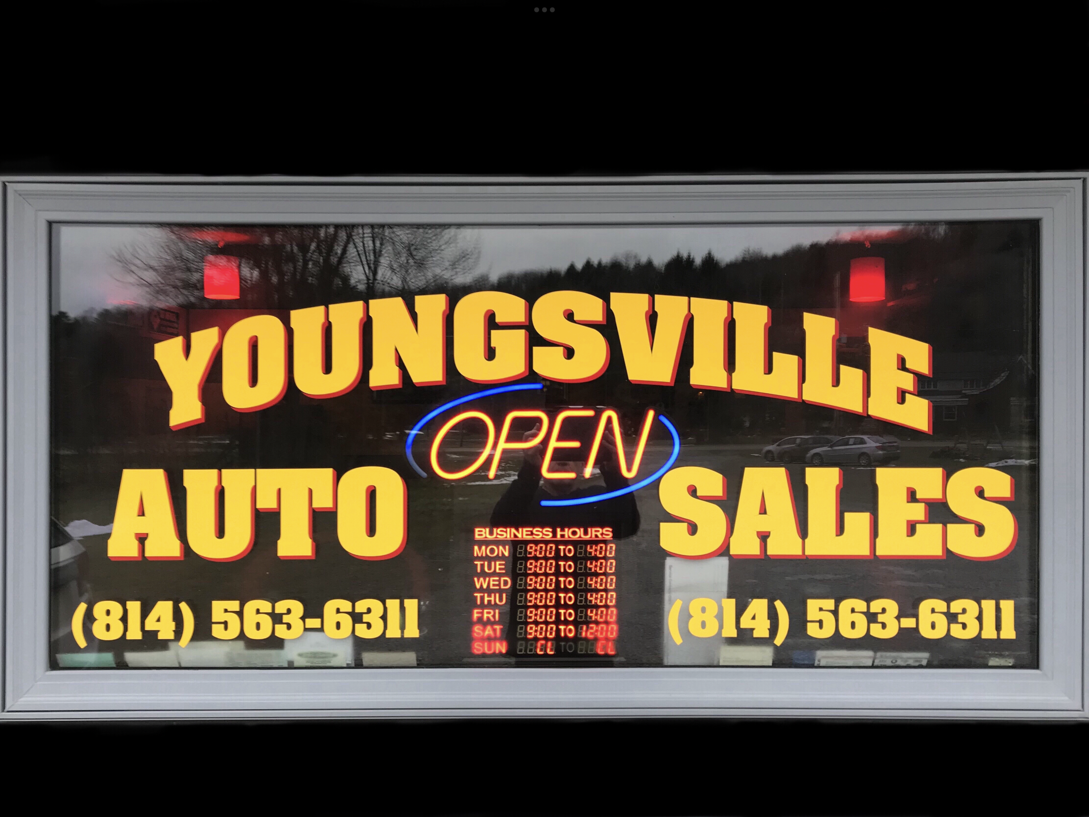 2014 Toyota Highlander XLE  With 3RD Row Seating!