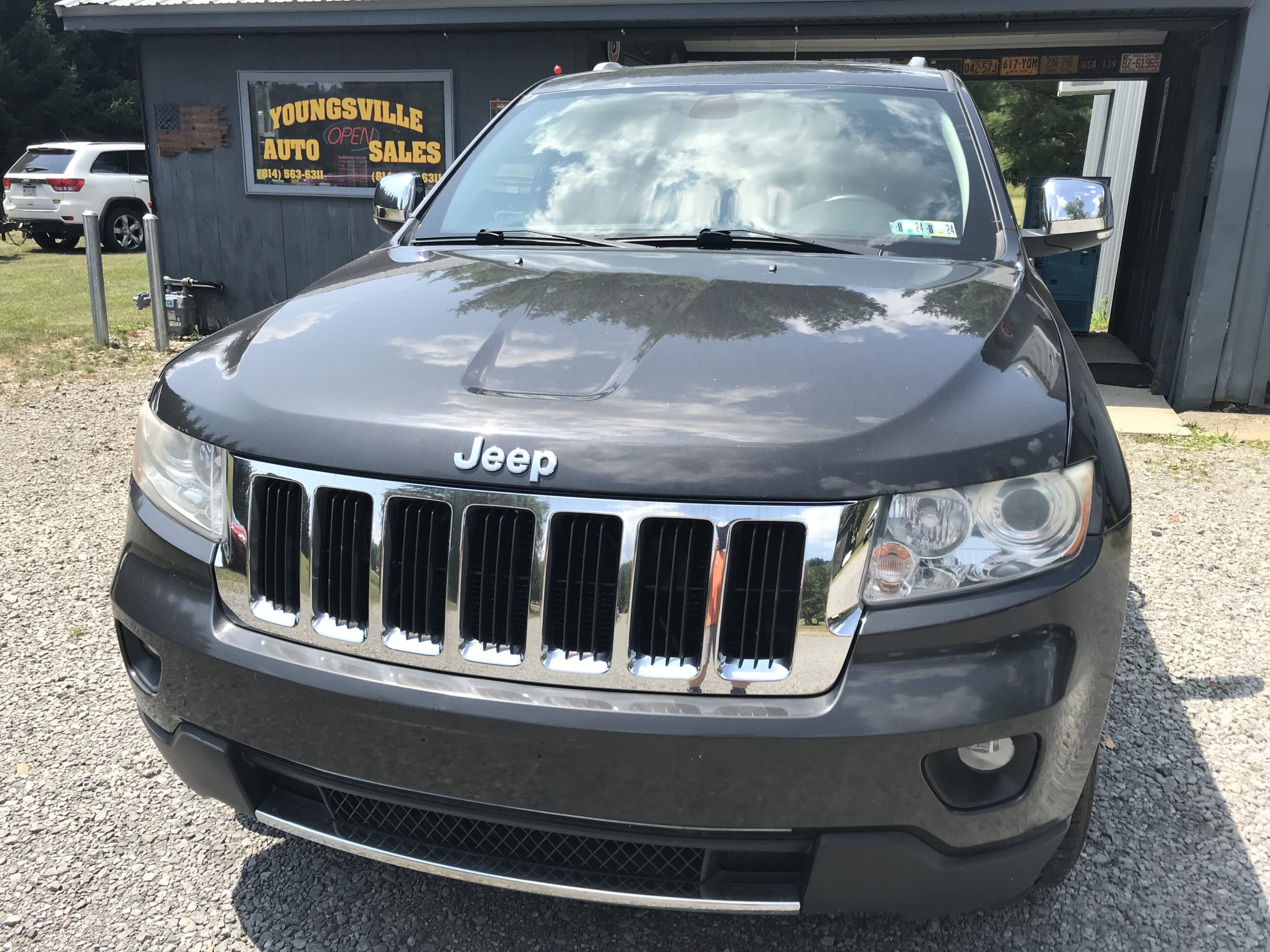 Another Awesome 2017 Jeep Grand Cherokee Laredo! It’s like New! 😊