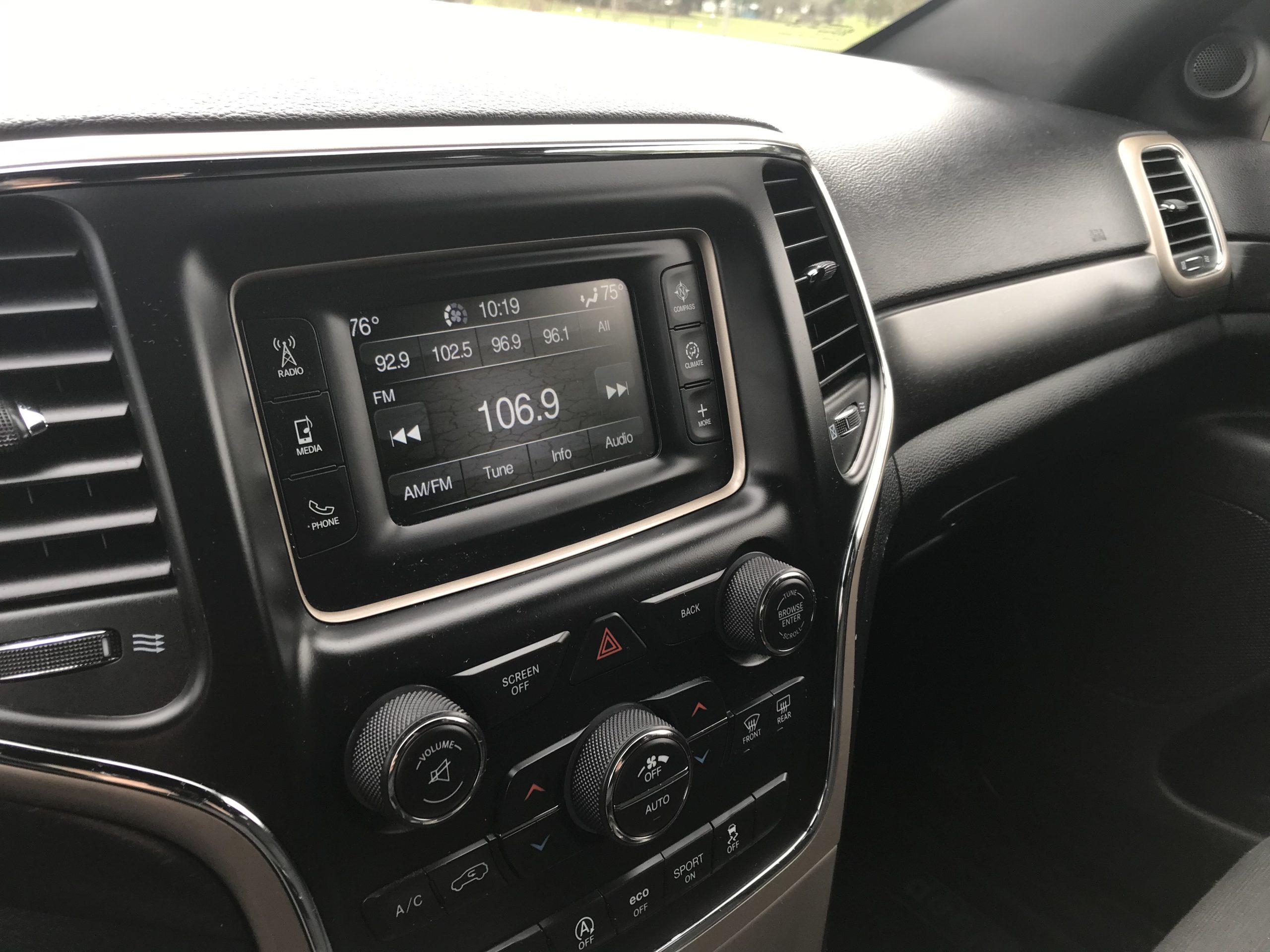 Another Awesome 2017 Jeep Grand Cherokee Laredo! It’s like New! 😊