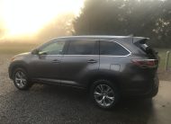 2014 Toyota Highlander XLE  With 3RD Row Seating!