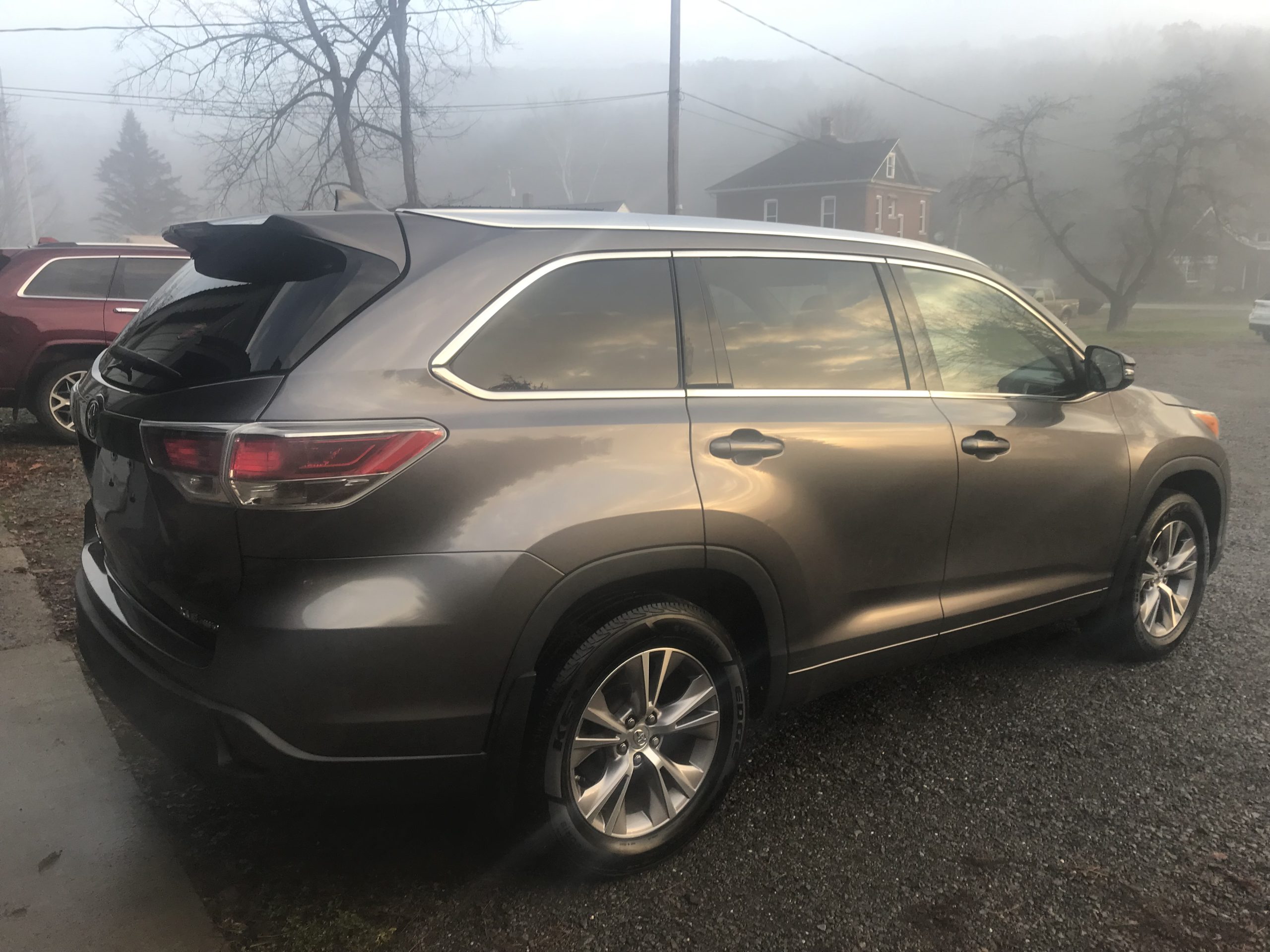 2014 Toyota Highlander XLE  With 3RD Row Seating!