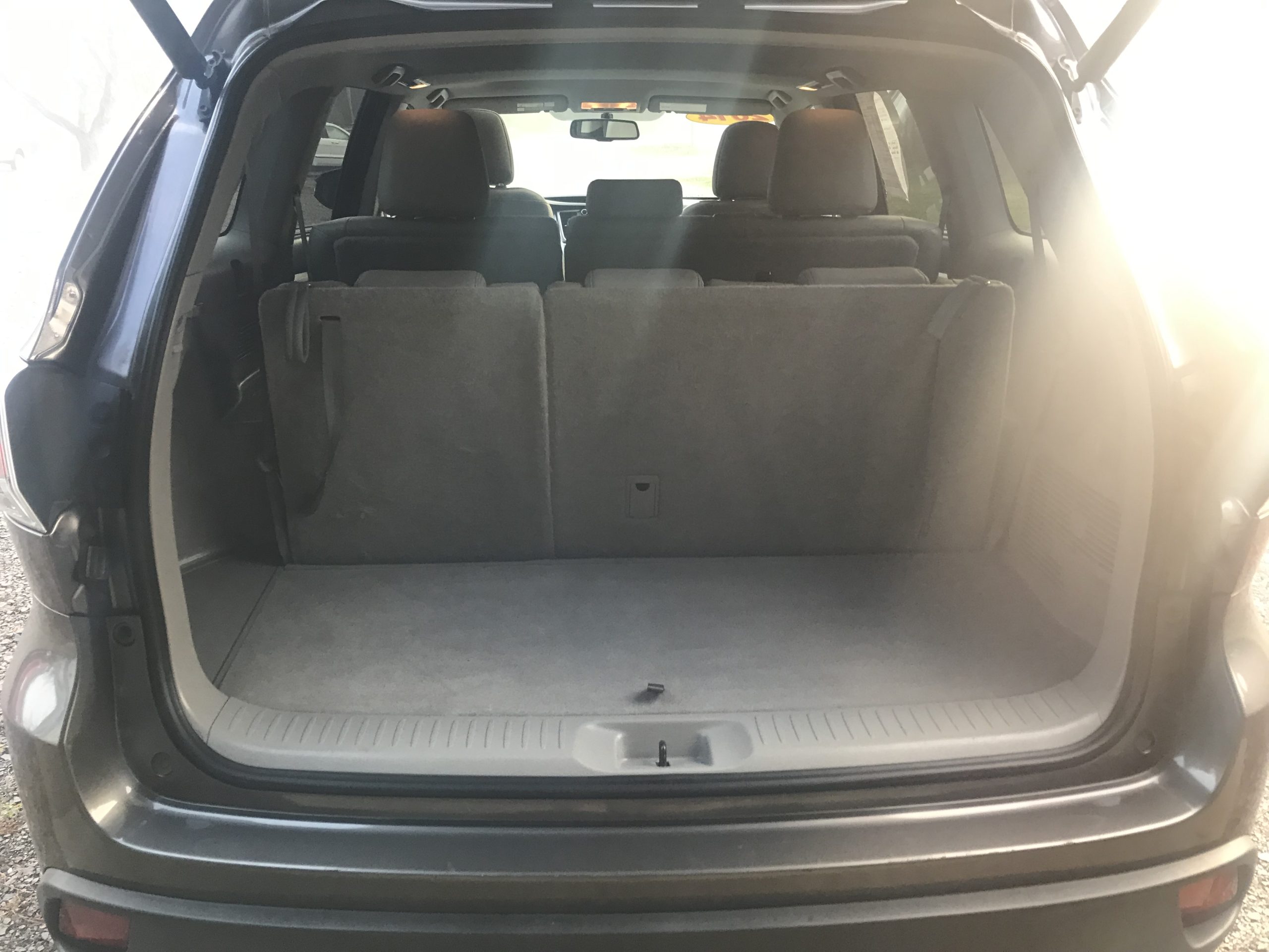 2014 Toyota Highlander XLE  With 3RD Row Seating!