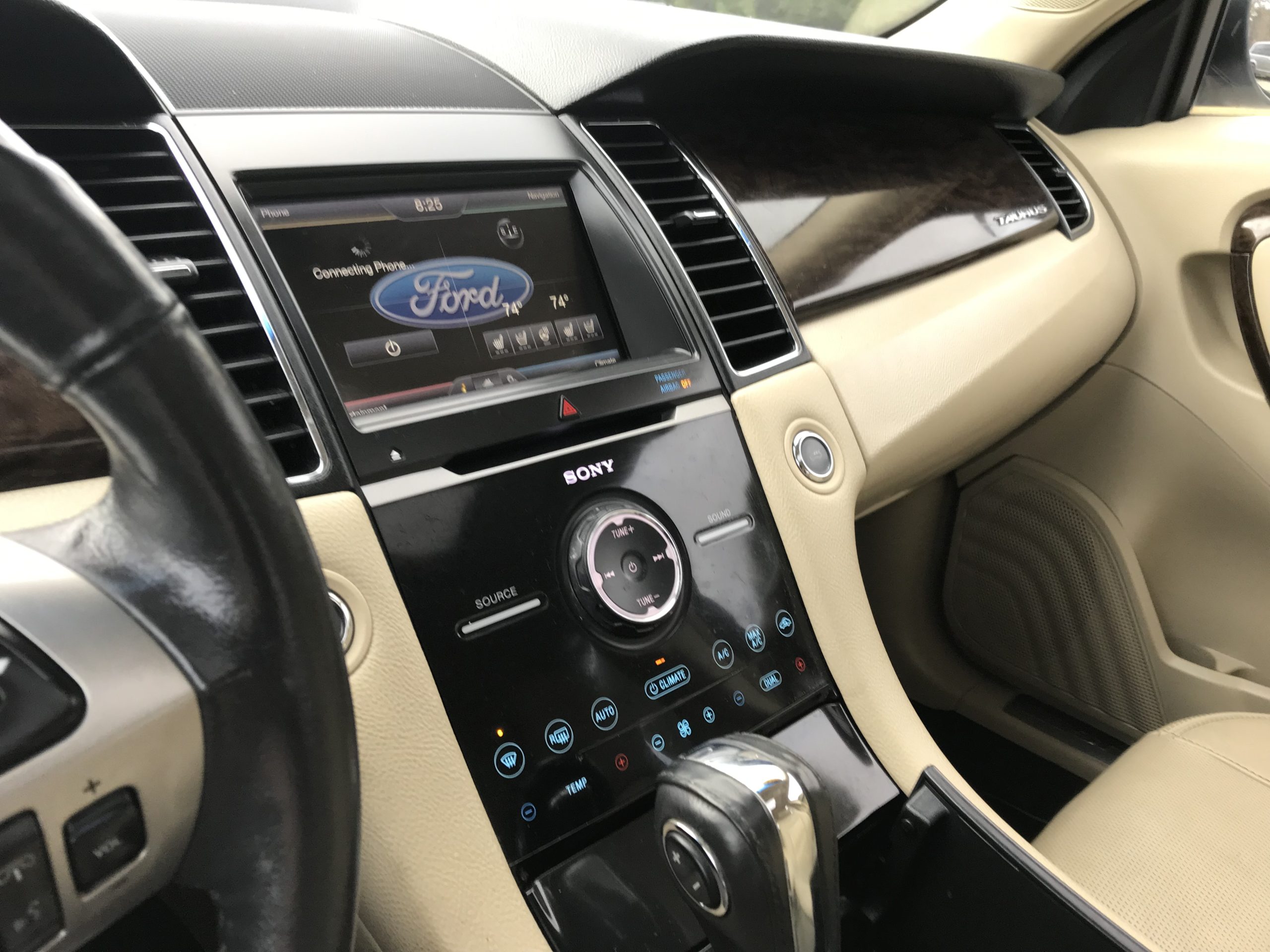 Super Nice 2015 Ford Taurus Limited! AWD! New Tires, New Pa. Inspection, No Accidents!