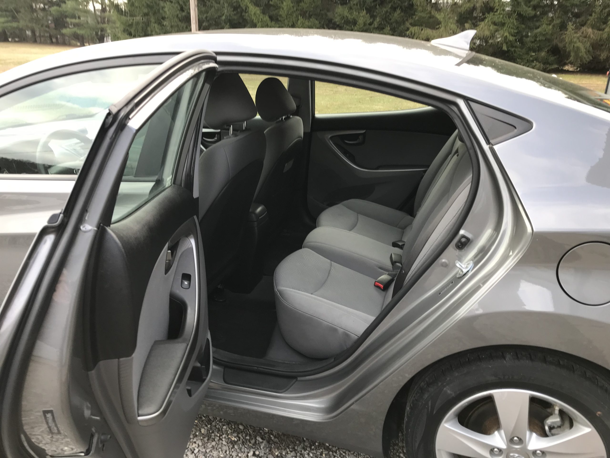 Very Nice 2013 Hyundai Elantra, Runs & drives great!  No Accidents!