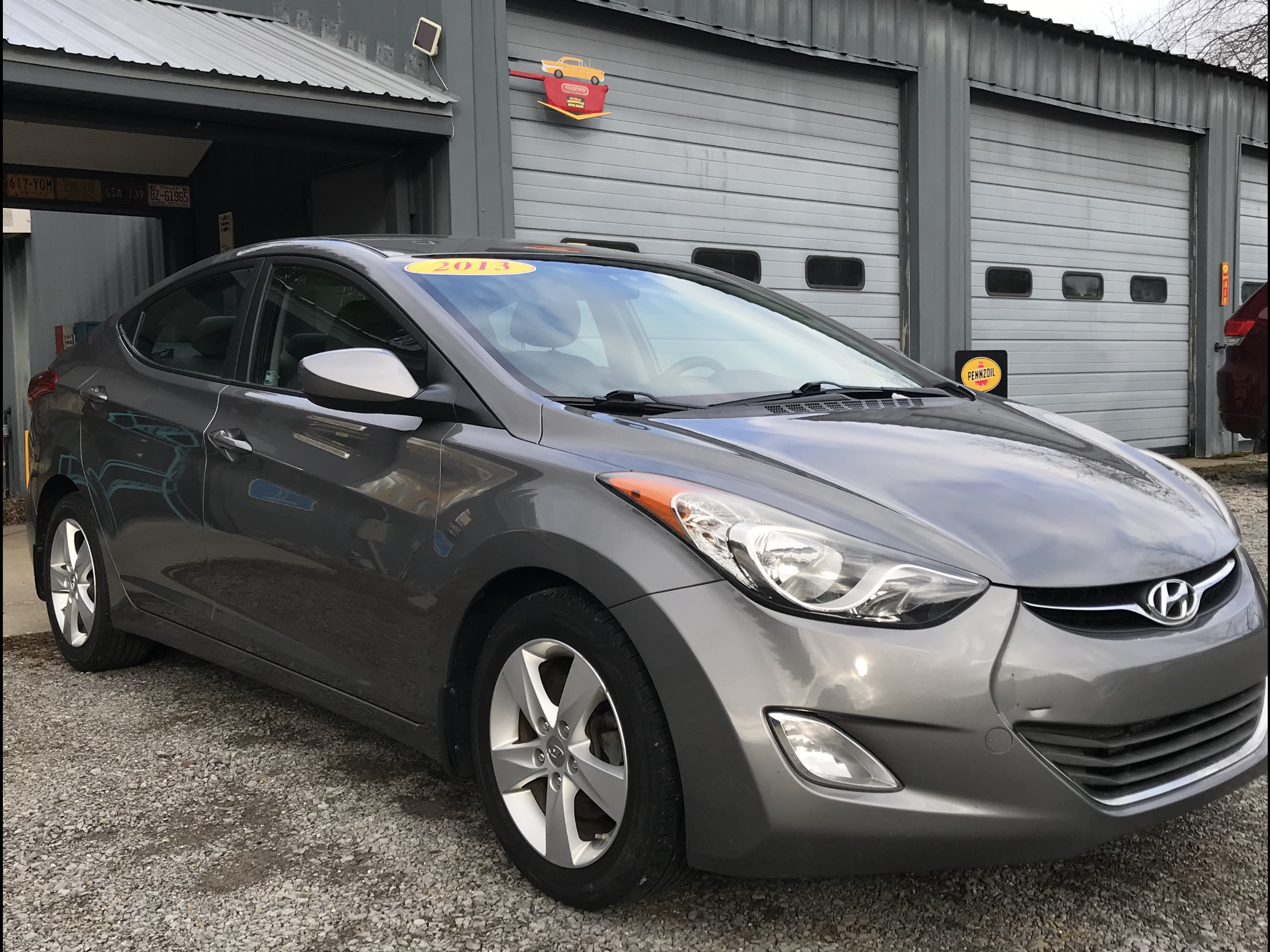 Very Nice 2013 Hyundai Elantra, Runs & drives great!  No Accidents!