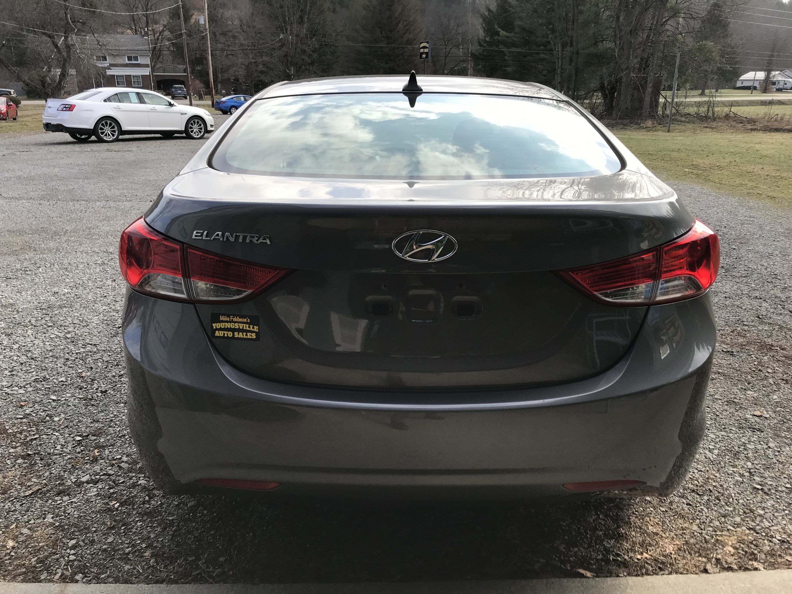 Very Nice 2013 Hyundai Elantra, Runs & drives great!  No Accidents!
