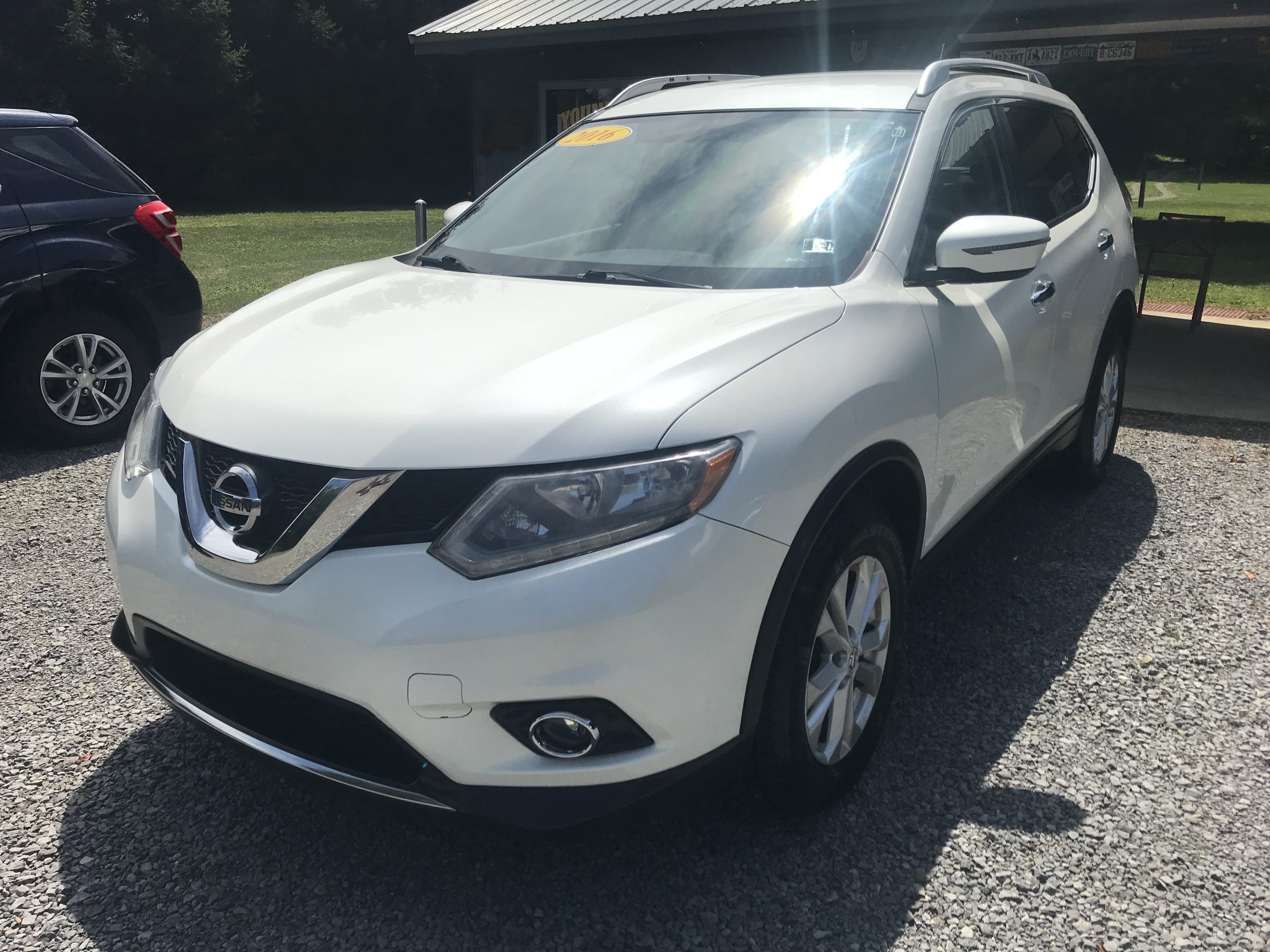 Super Clean! Excellent Condition! 2016 Nissan Rogue SV AWD! New Tires!