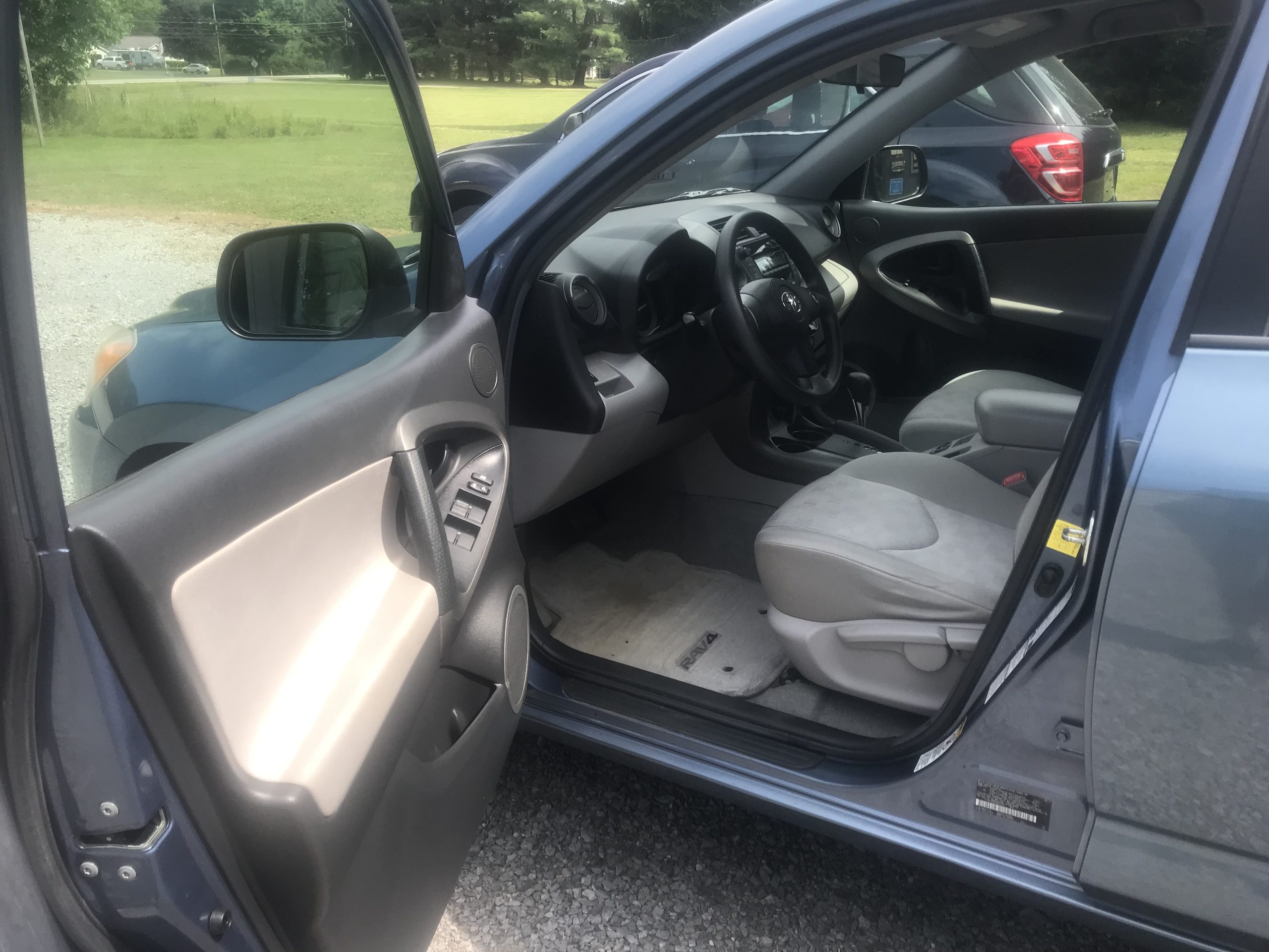 Very Nice One Owner 2011 Toyota RAV4! No Accidents! Very Well Maintained! New Tires! New Pa Inspection!
