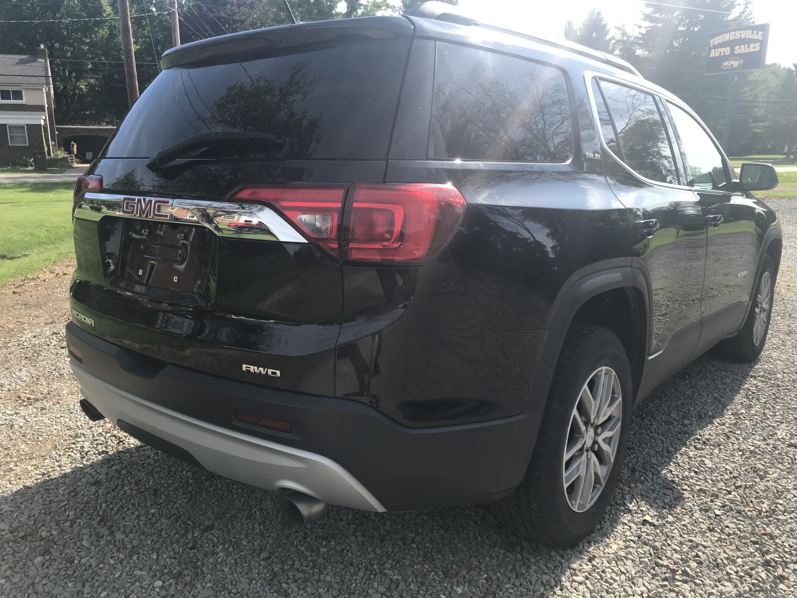Beautiful! One Owner! Rust Free! 2018 GMC Acadia SLE, AWD