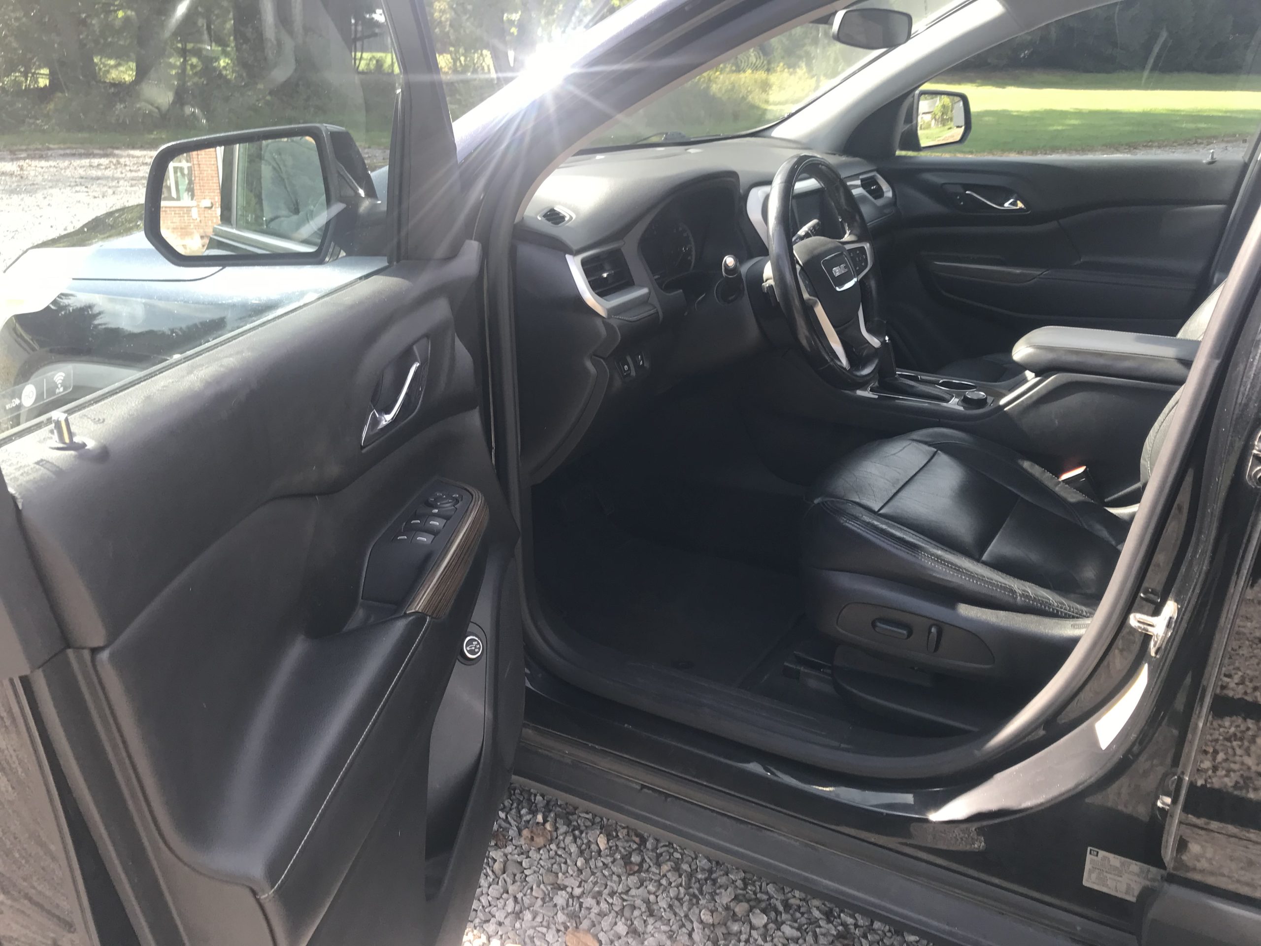 Beautiful! One Owner! Rust Free! 2018 GMC Acadia SLE, AWD