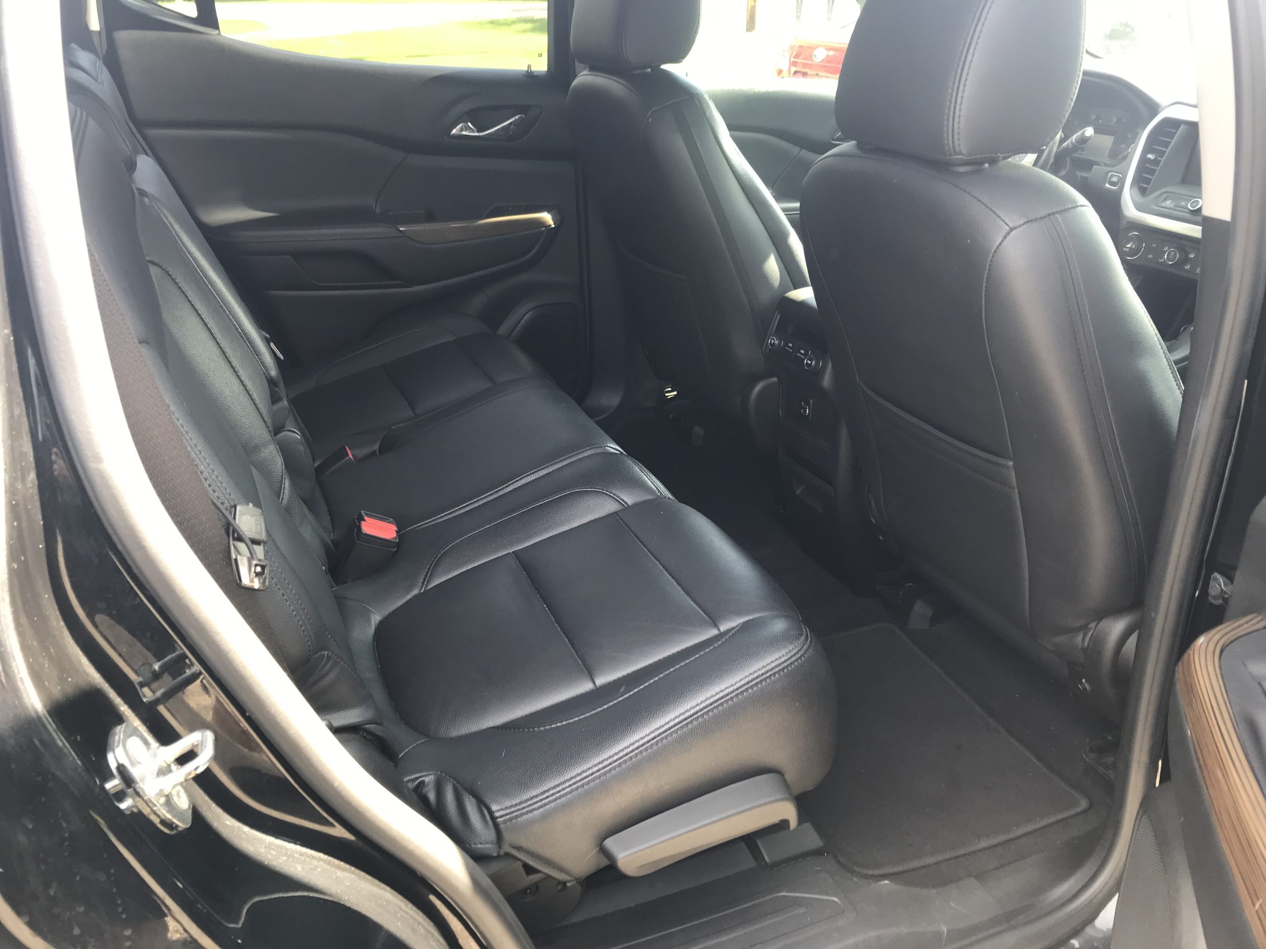 Beautiful! One Owner! Rust Free! 2018 GMC Acadia SLE, AWD